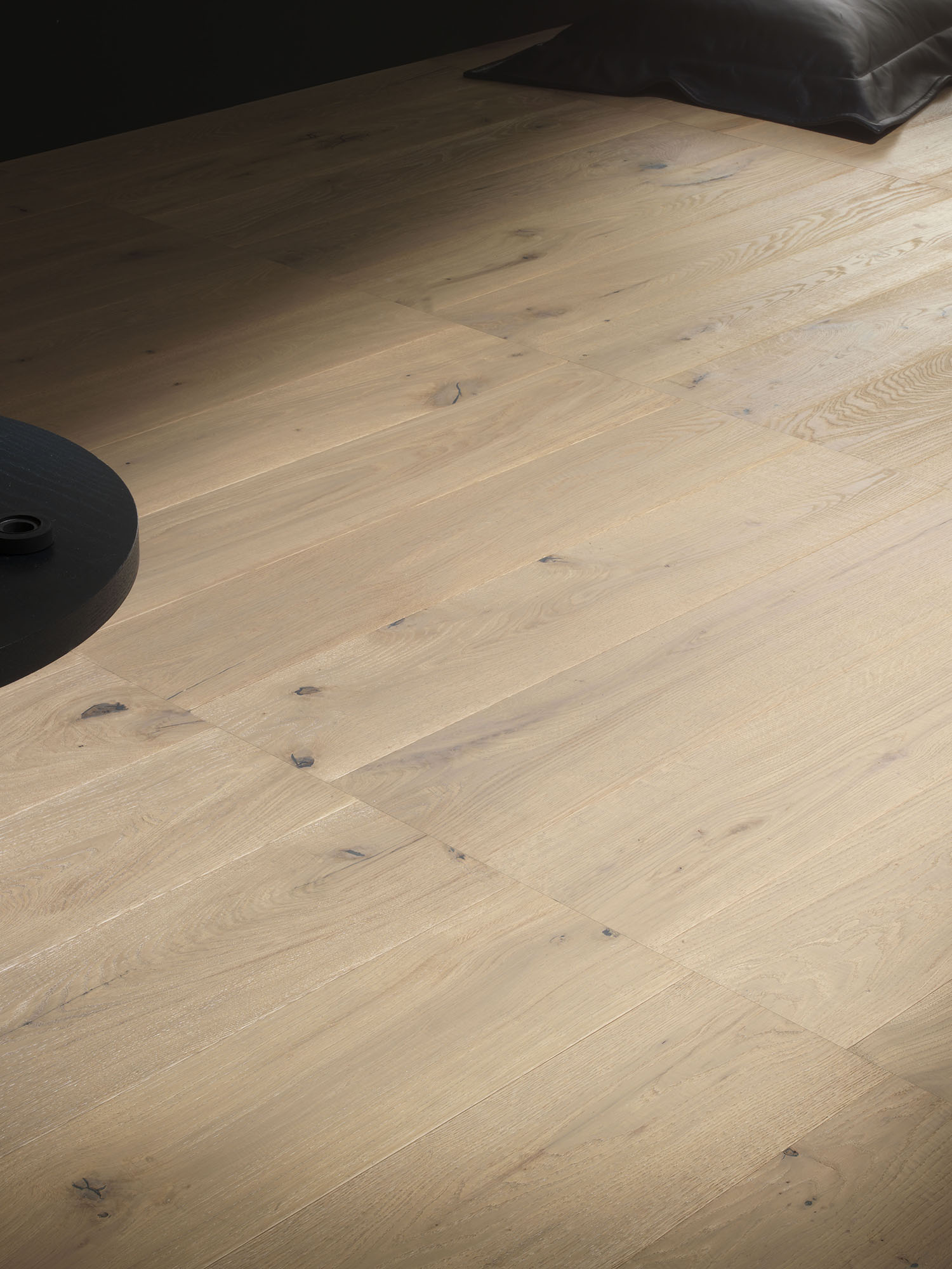 DESATURATED, - Flooring